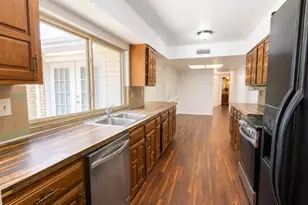 6703 Forestview Dr, Arlington, TX 76016 - Photo 2