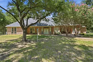 7405 Fox Fire Ct, Granbury, TX 76049 - Photo 6
