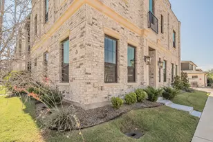 305 Sunset Ln, Fort Worth, TX 76114 - Photo 2