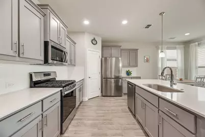 517 Frenchpark Drive, Fort Worth, TX 76052 - Photo 8