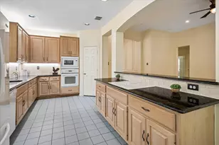 6853 Colonnade Dr, Plano, TX 75024 - Photo 10