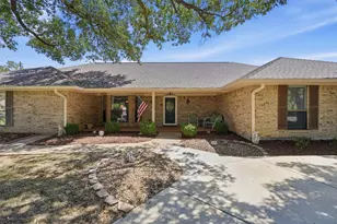 5711 Cortez Dr, Granbury, TX 76049 - Photo 2