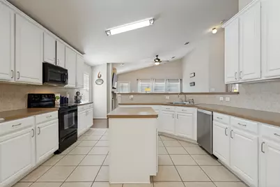 1303 Fayette Court, Wylie, TX 75098 - Photo 10