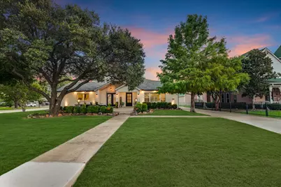 310 Travis Street, Roanoke, TX 76262 - Photo 2