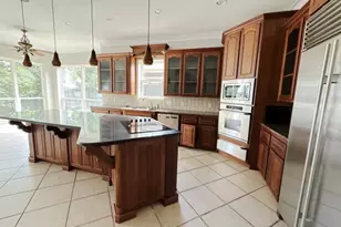 201 Casas Del Sur St, Granbury, TX 76049 - Photo 14