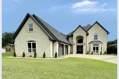 201 Casas Del Sur Street, Granbury, TX 76049 - Photo 1