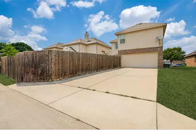 1942 Parkside Lane, Lancaster, TX 75146 - Photo 14