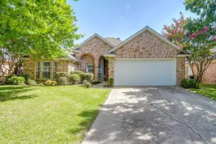 14 Zachary Ct, Mansfield, TX 76063 - Photo 2