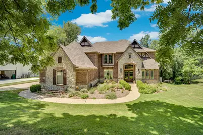 1811 Magic Valley Lane, Cedar Hill, TX 75104 - Photo 2