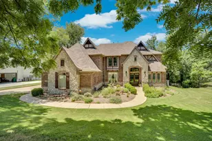 1811 Magic Valley Ln, Cedar Hill, TX 75104 - Photo 2