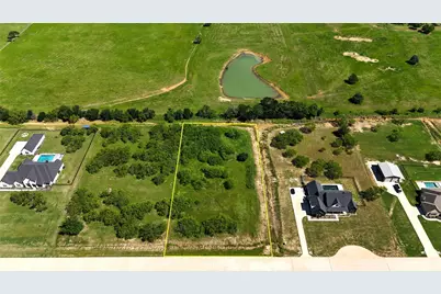 800 Vest Lane, Pilot Point, TX 76258 - Photo 2