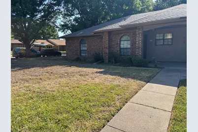 818 Midcreek Drive, Euless, TX 76039 - Photo 2