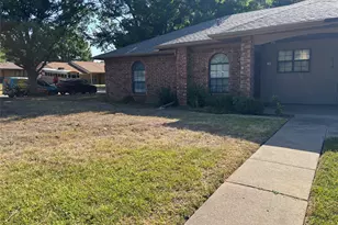 818 Midcreek Dr, Euless, TX 76039 - Photo 2