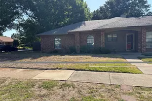 818 Midcreek Dr, Euless, TX 76039 - Photo 1