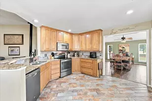 11555 Plainview Rd, Krum, TX 76249 - Photo 4