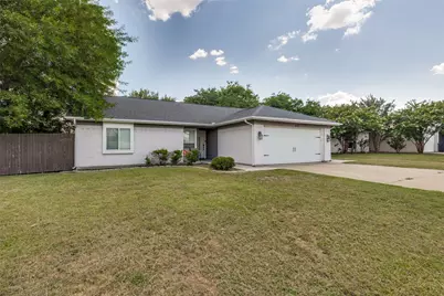 625 Park Center Boulevard, Saginaw, TX 76179 - Photo 1