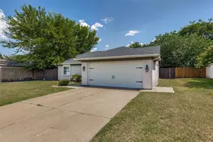 625 Park Center Blvd, Saginaw, TX 76179 - Photo 2