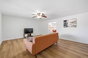 5629 Wharton Dr, Fort Worth, TX 76133 - Photo 6