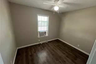 2223 Houston St, Grand Prairie, TX 75050 - Photo 10
