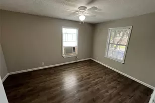 2223 Houston St, Grand Prairie, TX 75050 - Photo 8
