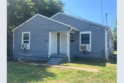 2223 Houston Street, Grand Prairie, TX 75050 - Photo 2