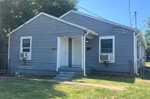2223 Houston St, Grand Prairie, TX 75050 - Photo 2