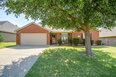 1134 Grove Court, Burleson, TX 76028 - Photo 2