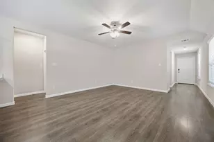 3921 Oak Crk Cir, Denison, TX 75020 - Photo 2