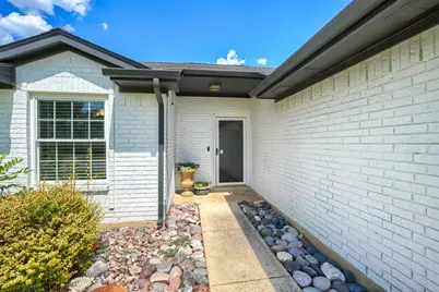 1211 Princeton Place, Euless, TX 76040 - Photo 2