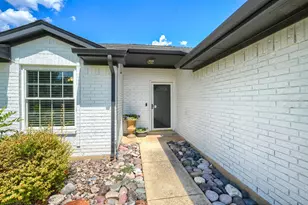 1211 Princeton Pl, Euless, TX 76040 - Photo 2