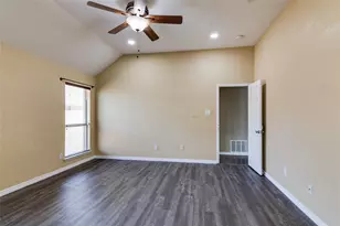 7704 Chandler Ct, North Richland Hills, TX 76182 - Photo 18