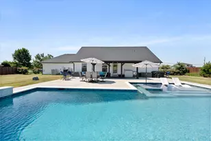 203 Mulkey Rd, Waxahachie, TX 75167 - Photo 24