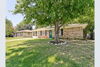 103 Southmanor Court, Sanger, TX 76266 - Photo 2
