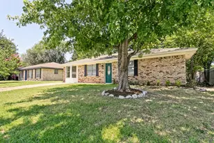 103 Southmanor Ct, Sanger, TX 76266 - Photo 2