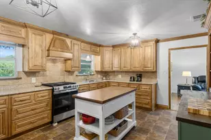 603 N 4th St, Wills Point, TX 75169 - Photo 8