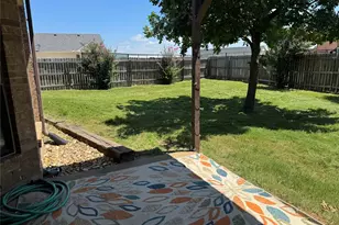 1403 Hickory Dr, Pilot Point, TX 76258 - Photo 4