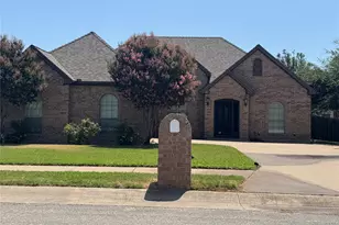 1403 Hickory Dr, Pilot Point, TX 76258 - Photo 1
