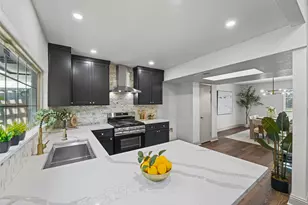 3141 Darvany Dr, Dallas, TX 75220 - Photo 12