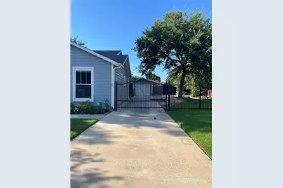 420 E Franklin Street, Grapevine, TX 76051 - Photo 18