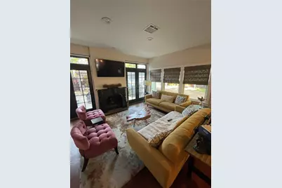 420 E Franklin Street, Grapevine, TX 76051 - Photo 6