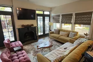 420 E Franklin St, Grapevine, TX 76051 - Photo 6