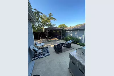 420 E Franklin Street, Grapevine, TX 76051 - Photo 16