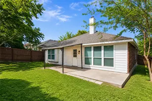 4817 Barnhill Ln, Fort Worth, TX 76135 - Photo 4