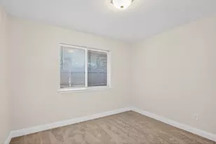 4817 Barnhill Ln, Fort Worth, TX 76135 - Photo 32