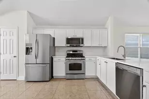 4817 Barnhill Ln, Fort Worth, TX 76135 - Photo 16