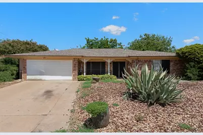 7805 Trimble Drive, Fort Worth, TX 76134 - Photo 2