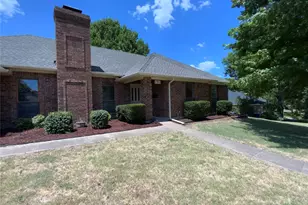 131 Honey Tree Ln, DeSoto, TX 75115 - Photo 1
