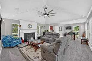 47 Bounty Rd E, Benbrook, TX 76132 - Photo 10