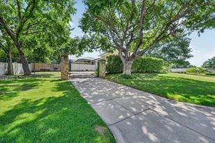 47 Bounty Rd E, Benbrook, TX 76132 - Photo 32