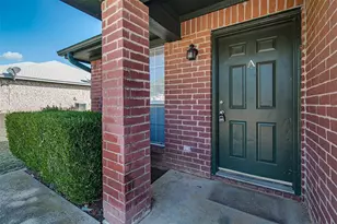 2549 E Renfro St, Burleson, TX 76028 - Photo 2